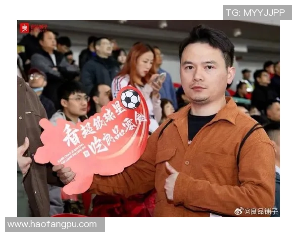 足球球星如何通过温暖互动赢得粉丝心:宠粉背后的真情与魅力 足球球星如何通过温暖互动赢得粉丝心:宠粉背后的真情与魅力